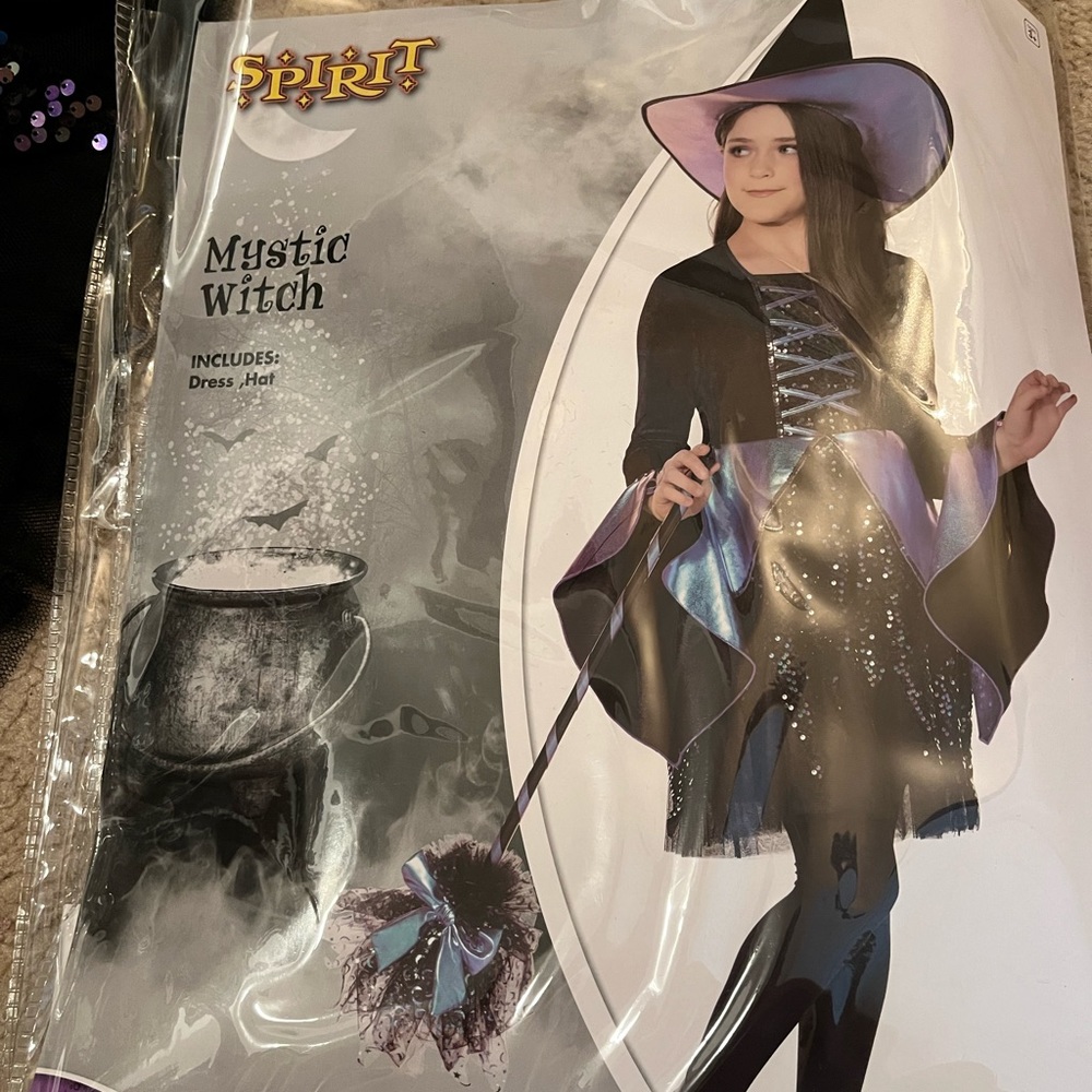 Halloween costume mystic witch